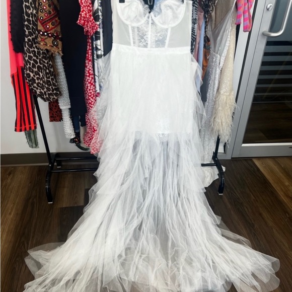 Never Worn Revolve x For Love & Lemons Gown - Picture 4 of 6